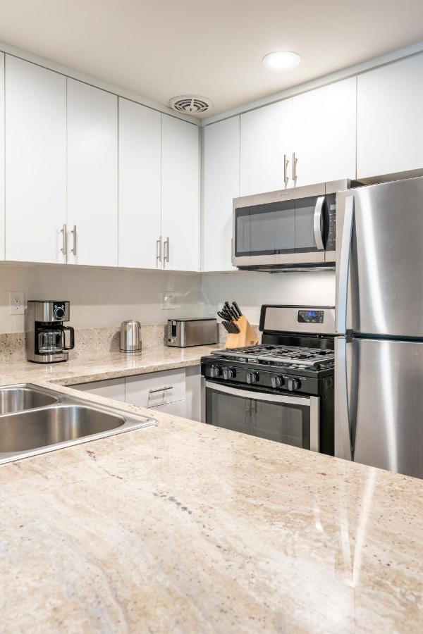 New Luxury Weho Boys Town Med Appartement