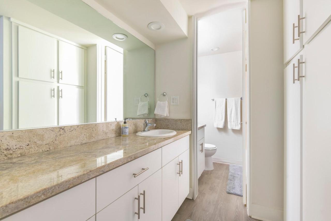 New Luxury Weho Boys Town Med Appartement Los Angeles